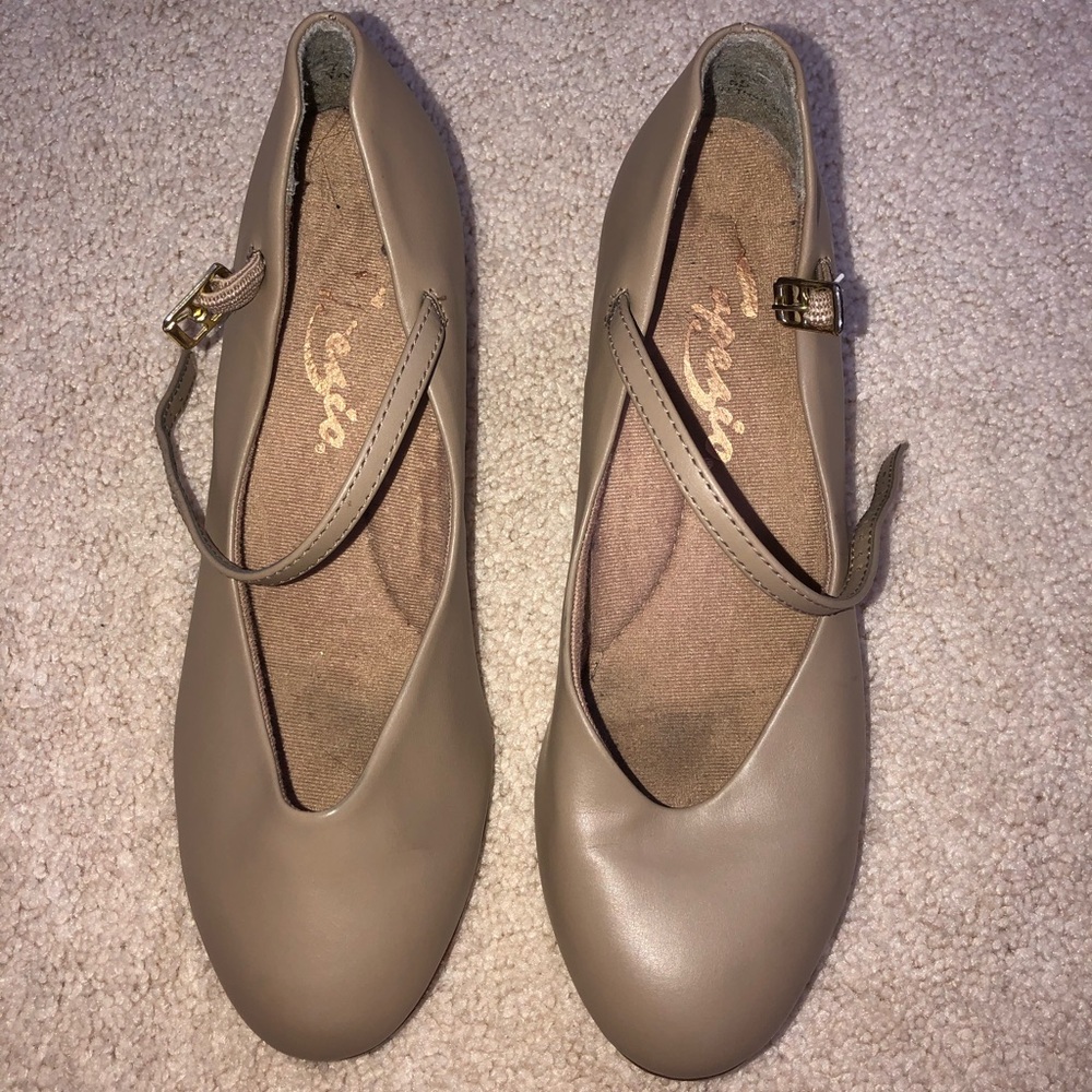 Capezio 1.5” Heel Character Shoe